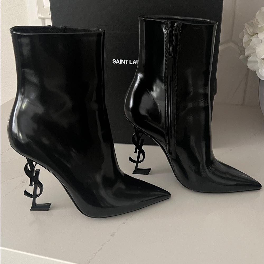 NEW YSL Saint Laurent MARILYN Vitello Black Leather Ankle Boots NERO Gloss Sz 41